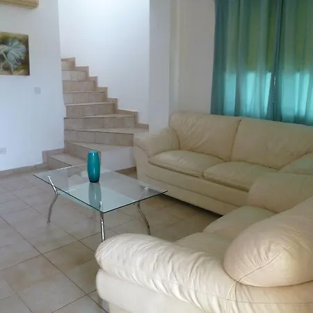Avra Family Maisonettes Polis