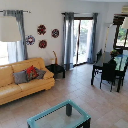 Avra Family Maisonettes * Polis