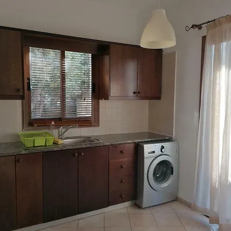 Avra Family Maisonettes Polis