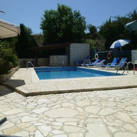 Avra Family Maisonettes