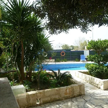 Avra Family Maisonettes 폴리스