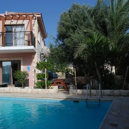 Avra Family Maisonettes Polis