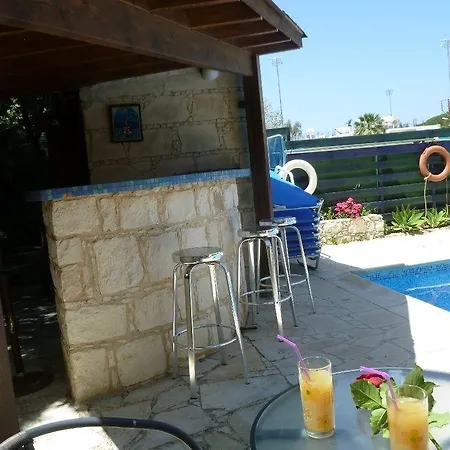 Avra Family Maisonettes * Polis