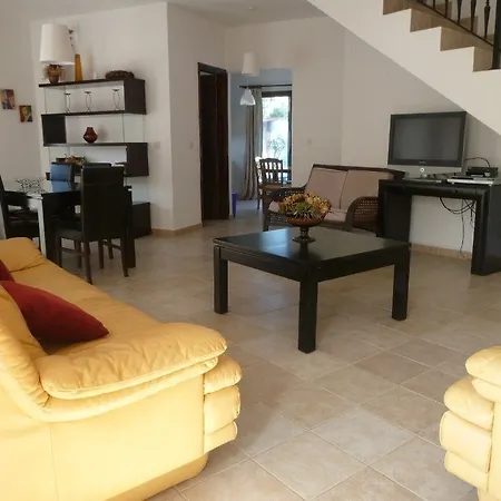 Avra Family Maisonettes *
