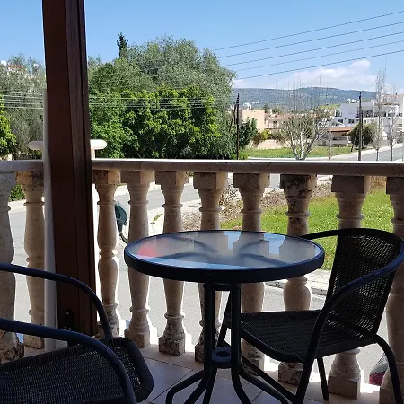 Avra Family Maisonettes * Polis