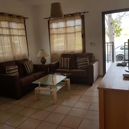 Avra Family Maisonettes Polis
